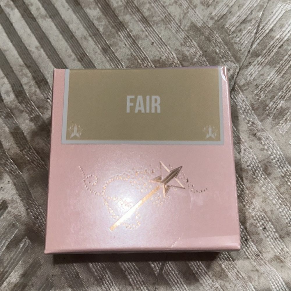 Jeffree Star Magic Star Fair Luminous Setting Powder - Picture 3 of 4
